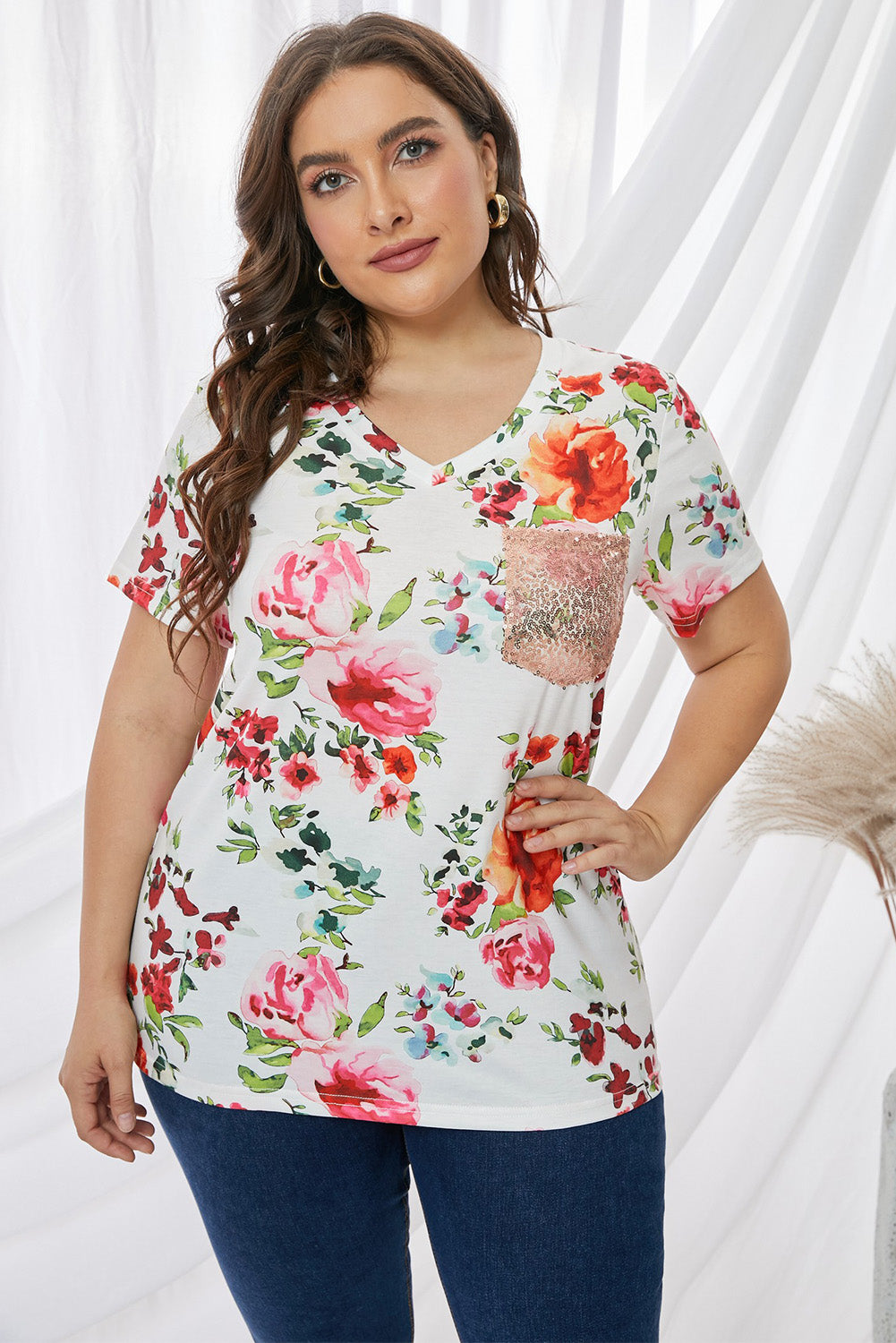 Plus Size Floral Print Sequin Pocket Tee